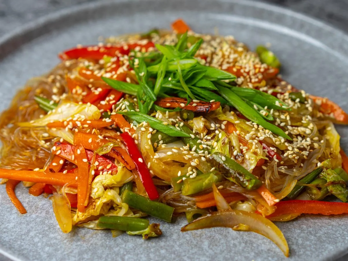 Лапша Фунчоза с овощами.